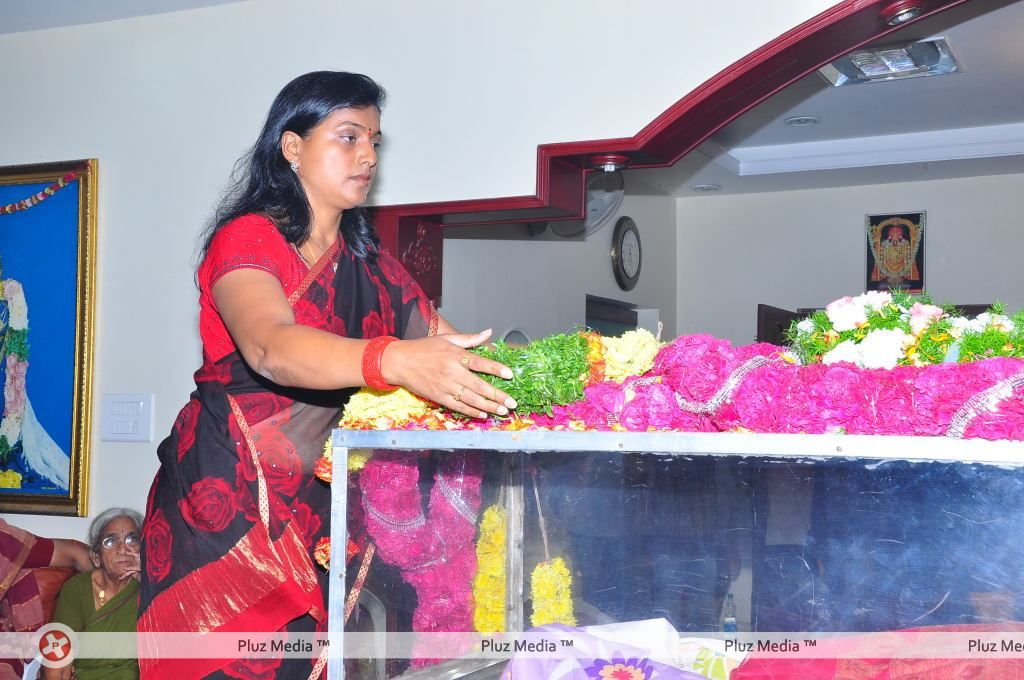 Roja (Actress) - Dasari Padma Funeral and Condolences Pictures | Picture 111917